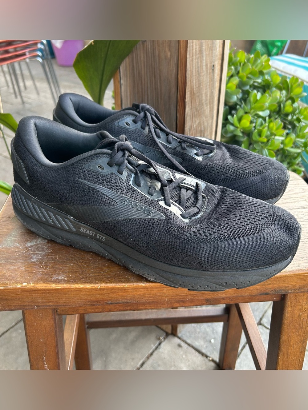 BROOKS Beast Black Size 16 Men’s Shoes